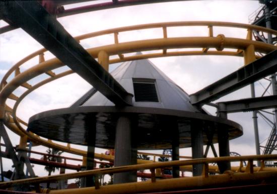 Knotts-2-01-Windjammer-Helix.jpg (797984 bytes)