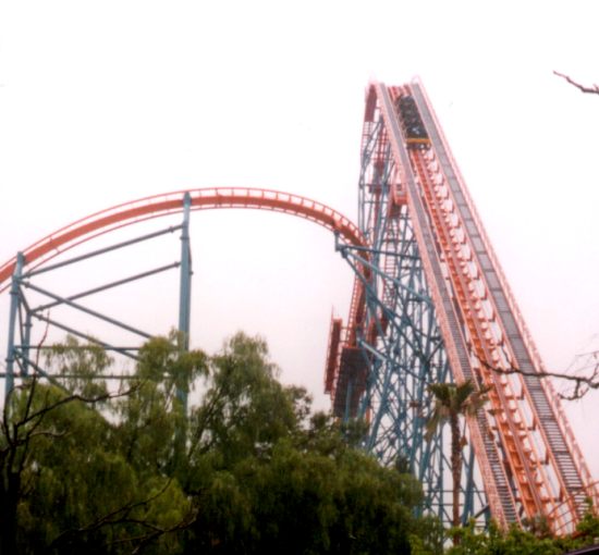 SFMM-2-01-Goliath-lift-and-turns.jpg (671710 bytes)