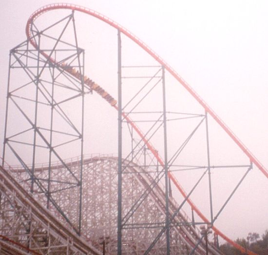 SFMM-2-01-Goliath-second-hill-from-parking-lot.jpg (513314 bytes)