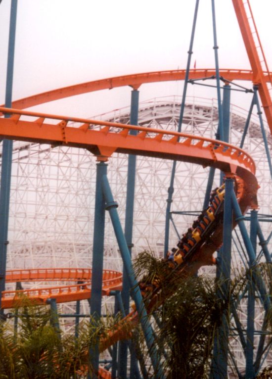 SFMM-2-01-Goliath-up-into-station-brake.jpg (892022 bytes)