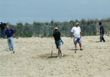 Lenny Dedrick competes in the Horseshoe Toss