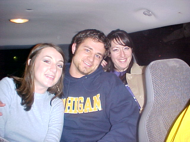 Friday night at Bennigans (1-25-03)