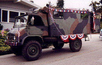 parade4.jpg (61165 bytes)