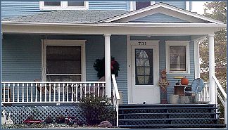 this front porch might be familiar to an occasional reader in the other Oz...