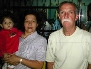 Nancy e Ivan con su nieta Adriana