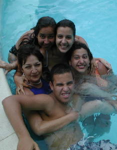 Lupe, Ninoska, Nathaly, Narianel y Rub�n el el agua - Margarita