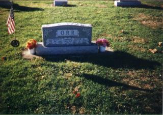 Glendon Orr and Bessie McKelvey Tombstone Picture
Apr. 26, 1897 - Aug. 19, 1985 Oct. 3, 1899 - Dec. 27, 1986