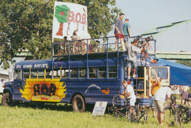 BYAL ORCHARD BICICLYSTS bus photo