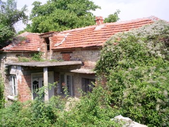 R(0013) House for sale  village of Chirpan region