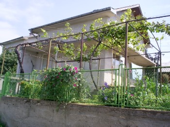 R(0014) House for sale village of Chirpan region