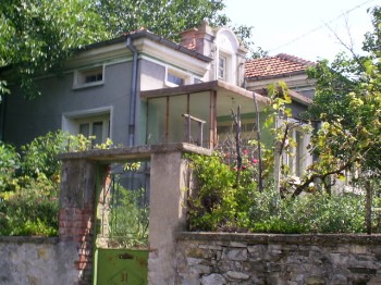 R(0016) House for sale in village of Chirpan region