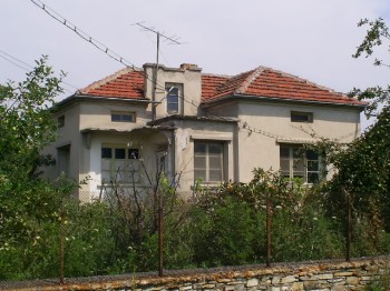 R(0018) House for sale in village of Chirpan region