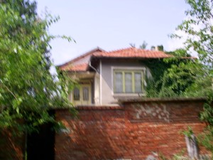 R(0037) 2 BIG HOUSES  FOR SALE