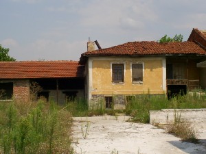 R(0039) 2 BIG HOUSES FOR SALE CHIRPAN REGION
