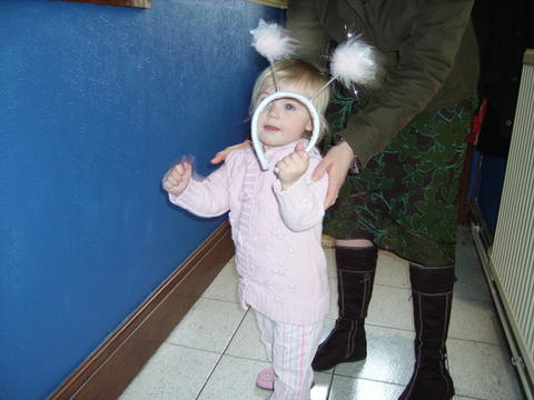 Cute 'ickle Lydia who plays Emily