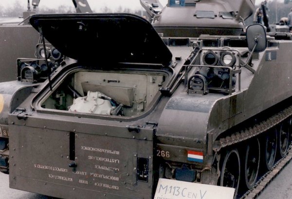 M113C&V geopend differentieelluik