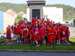 The required start photo in front of Queen Victoria
