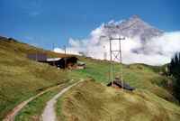 Aufstieg zum Arnisee, im Hintergrund Chli und Gross Windg&auml;llen