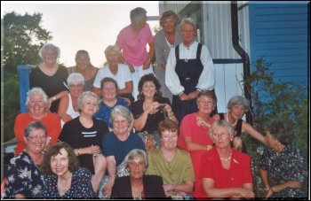 Og her er de fleste av de som kom på festen