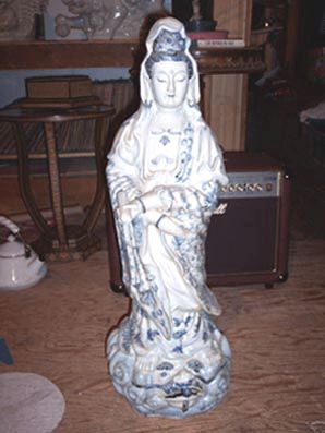 UNDERGLAZED BLUE & WHITE QUAN YIN