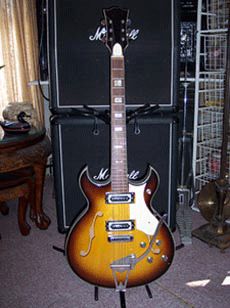 1970'S HOLLOW BODY GUITAR