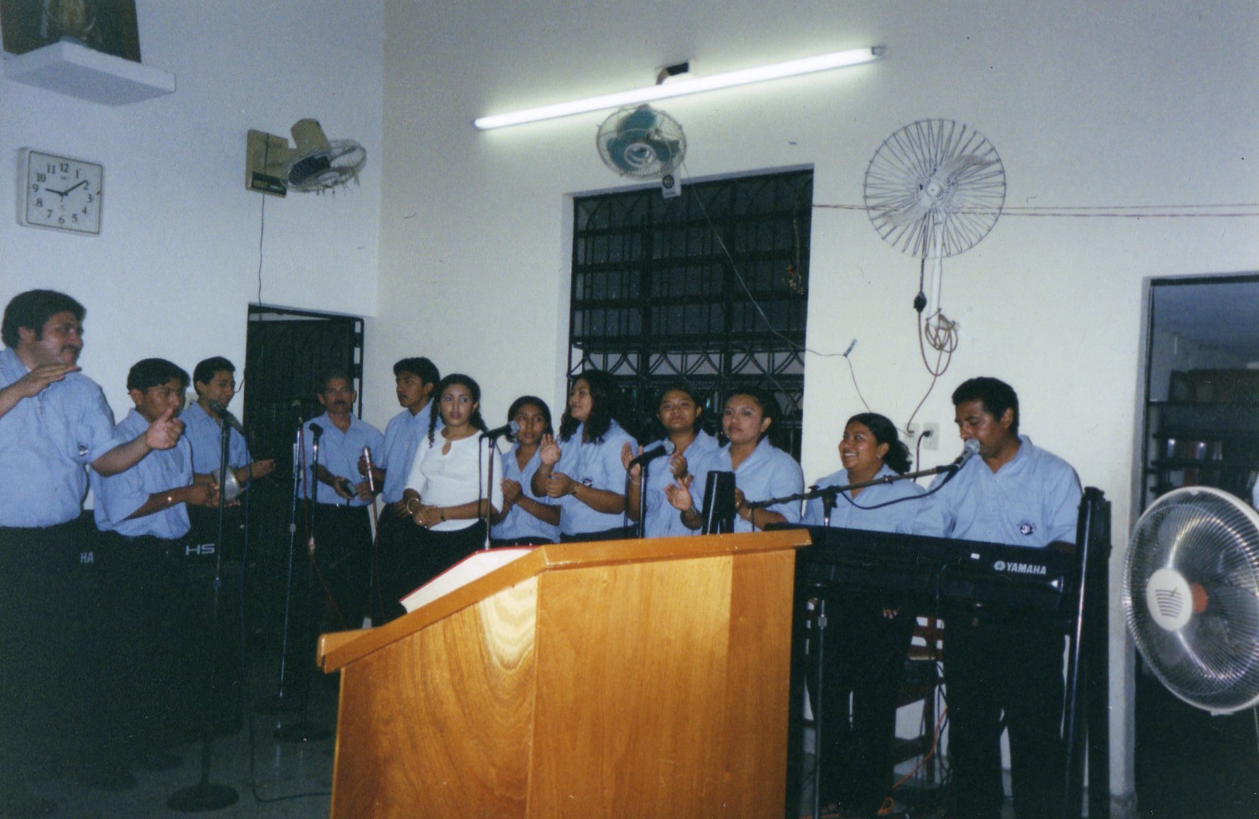 Ministerio de Alabanza de los J&oacute;venes