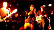Repos support The Undertones.