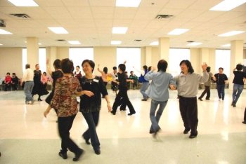 International Folk Dancing, Yee Hong Centre, 2008, photos by Kathy Lin