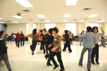 International Folk Dancing, Yee Hong Centre, 2008, photos by Kathy Lin