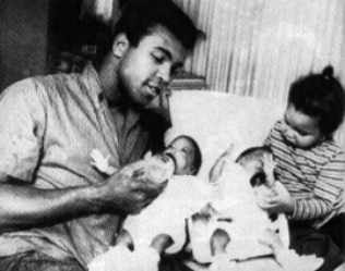 El campe�n, en familia.