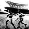 Ken Norton y Al� hacen co�as en la previa de un combate. Se llevaban bien.