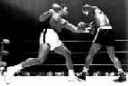 Machacando a Floyd Patterson.