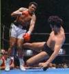 En su pelea con el campe�n de lucha libre Inoki, se acab� un debate absurdo. No hab�a color.