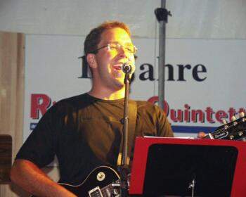 guitar & backing vocals - Martin Pirschner