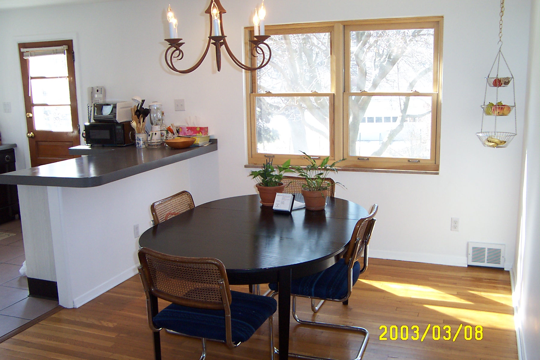 Dining room: 7140 Reynolds