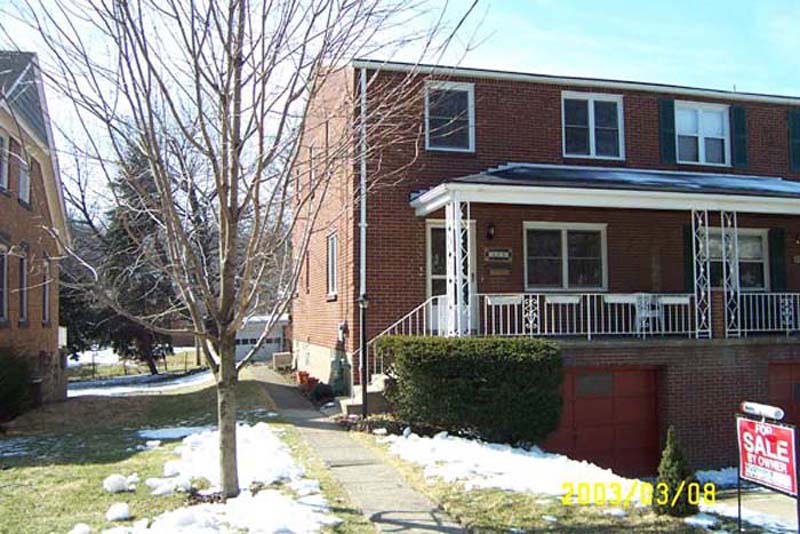 Front of house: 7140 Reynolds