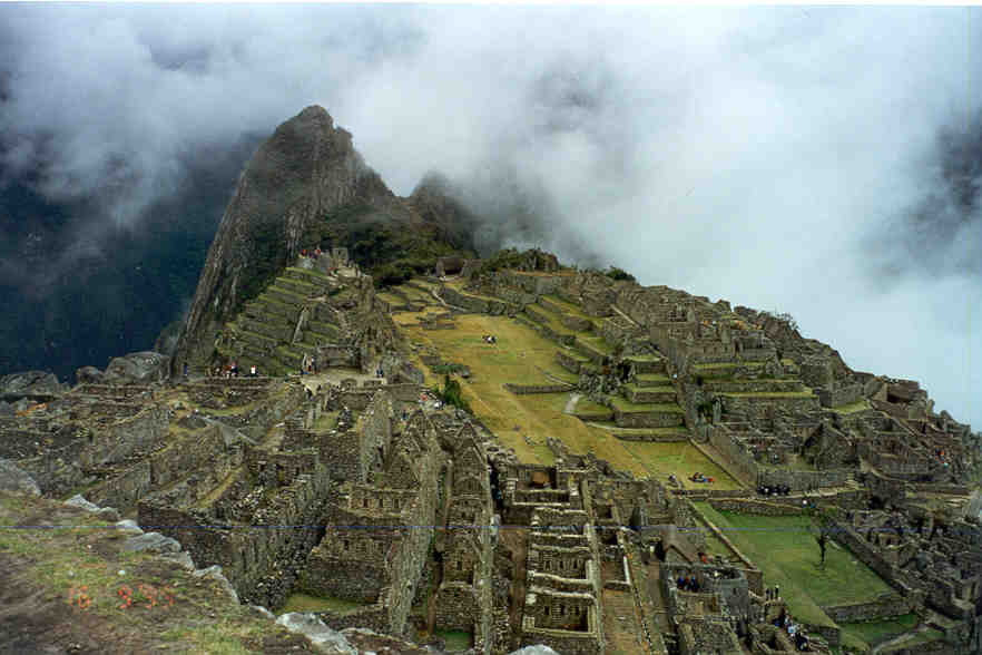 machupicchu.jpg (48610 bytes)