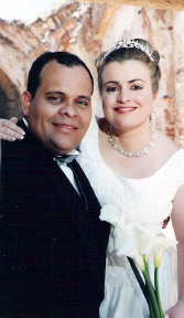 One of our outdoors wedding pictures, this one took place in the San Francisco Ruins of the City of Santo Domingo, DR