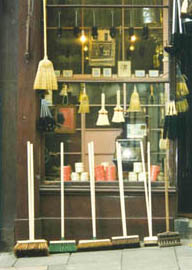 brushes copy.jpg (18959 bytes)