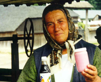 lady copy.jpg (34082 bytes)