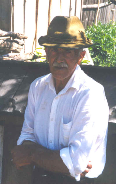 man copy.jpg (41989 bytes)