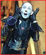 RO'B as the Child Catcher