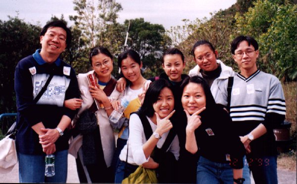 walkathon03.jpg (64300 bytes)