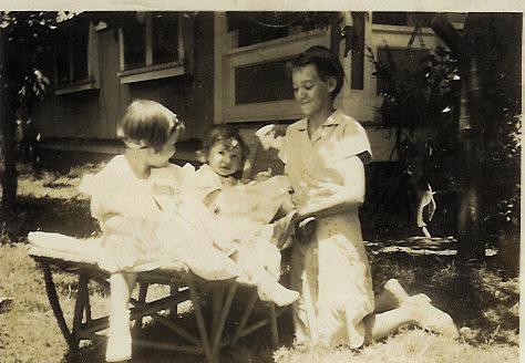 Siblins: Claudette, Clint jr., & Maxine