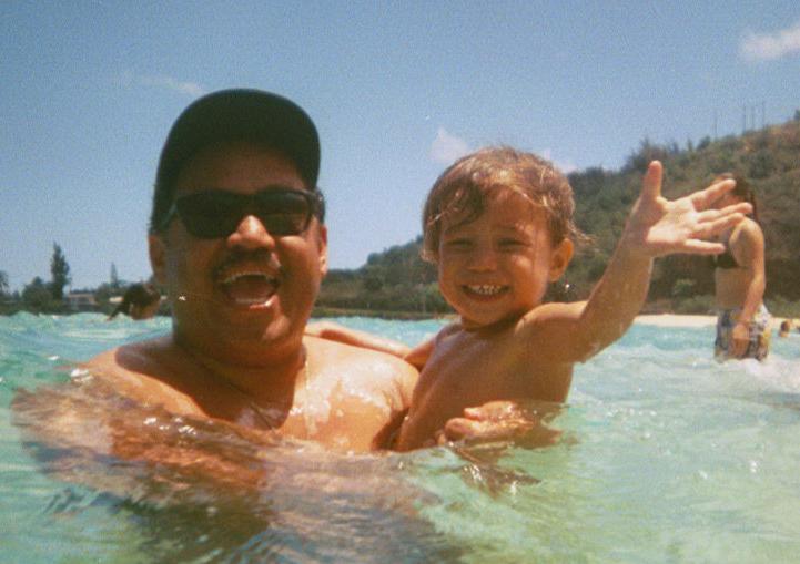 Kaleo jumped from the Waimea jump rock TODAY!
