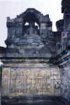 indonesia_yogyakarta_borobudur3.jpg (94068 bytes)
