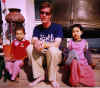 myanmar_mandalay_young_children.jpg (75204 bytes)