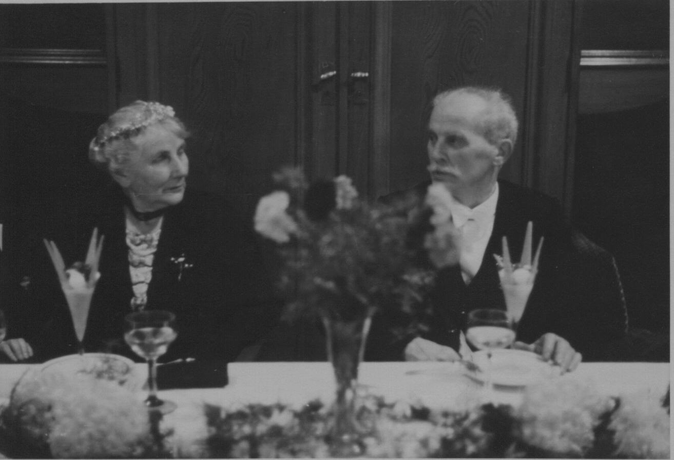 Aunt and Uncle from Essen / Tante und Onkel vom Essen