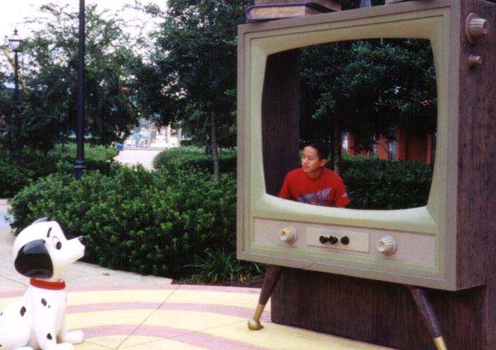 Hey Dog!&nbsp; Dog!&nbsp; Yeah I'm talking to you.&nbsp; Don't make me go Poltergeist on your hiney!