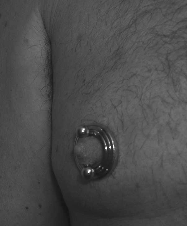 to see more pics from Sara's body piercing portfolio, please see 'piercing gallery' link